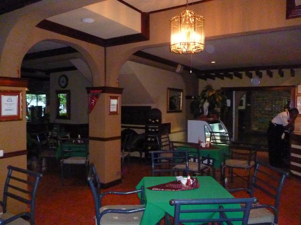 Hotel Don Carlos サンホセ エクステリア 写真