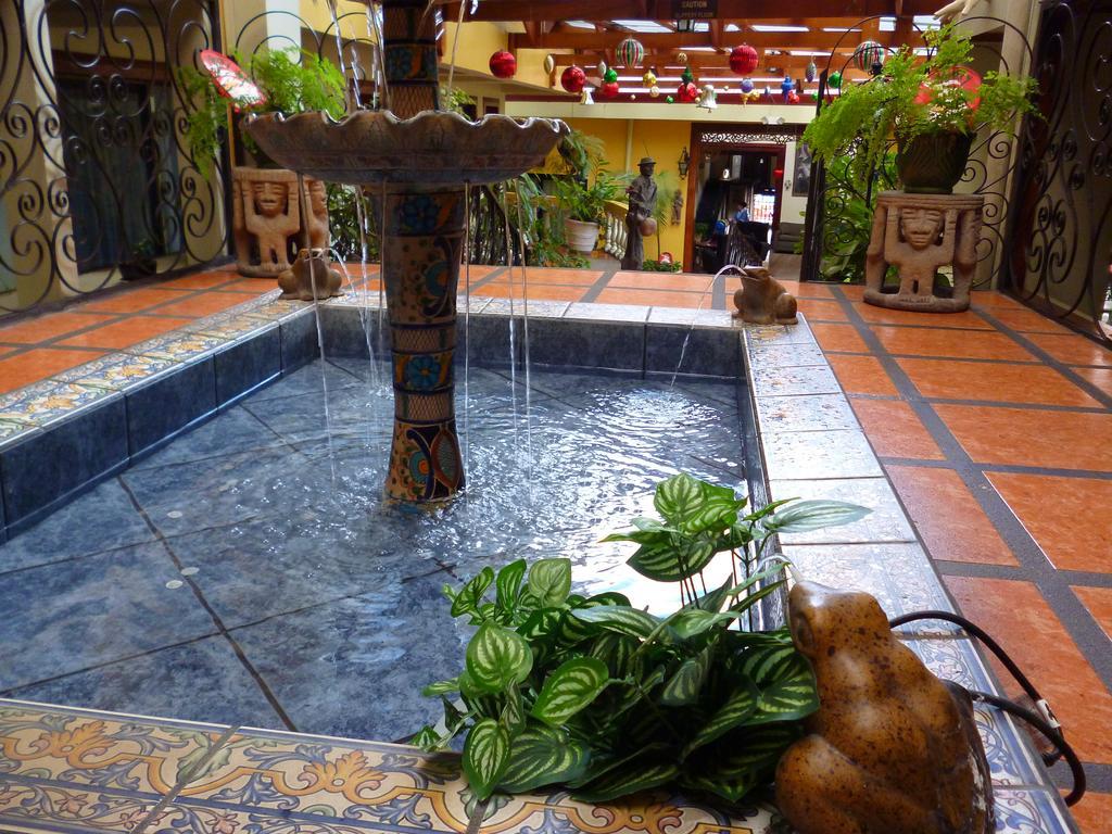 Hotel Don Carlos サンホセ エクステリア 写真