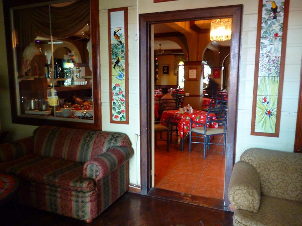 Hotel Don Carlos サンホセ エクステリア 写真