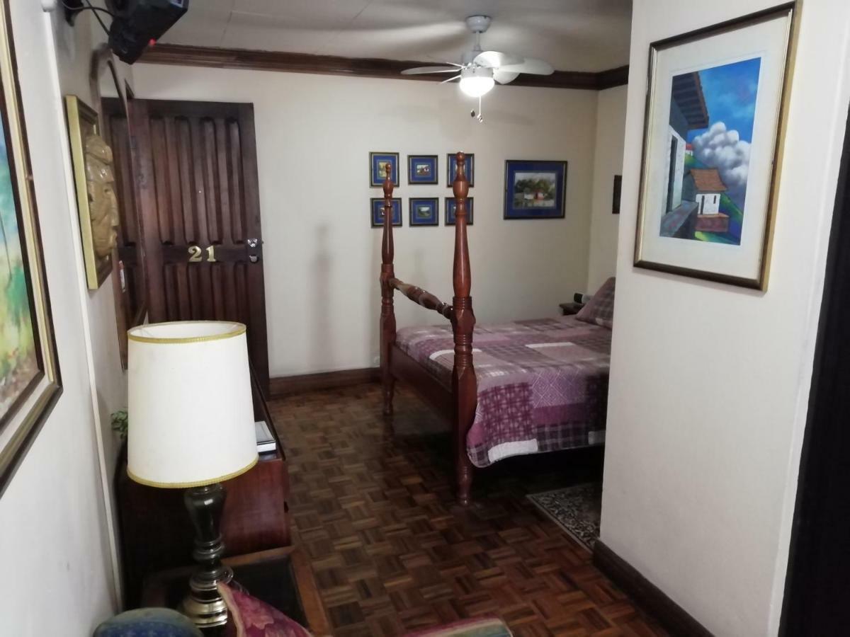 Hotel Don Carlos サンホセ エクステリア 写真